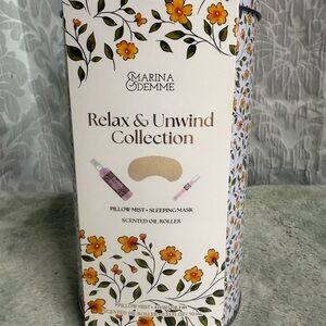 NWT- Relax & Unwind Collection - Floral collection in this Floral tin.
